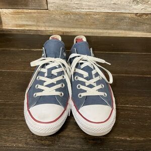 Converse Chuck Taylor All Star Low Top Shoes in Navy blue canvas